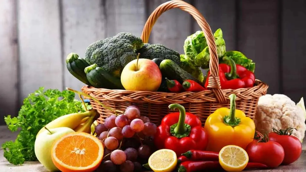 أسعار الخضروات والفاكهة اليوم الأحد والبطاطس تبدأ من 4 جنيهات